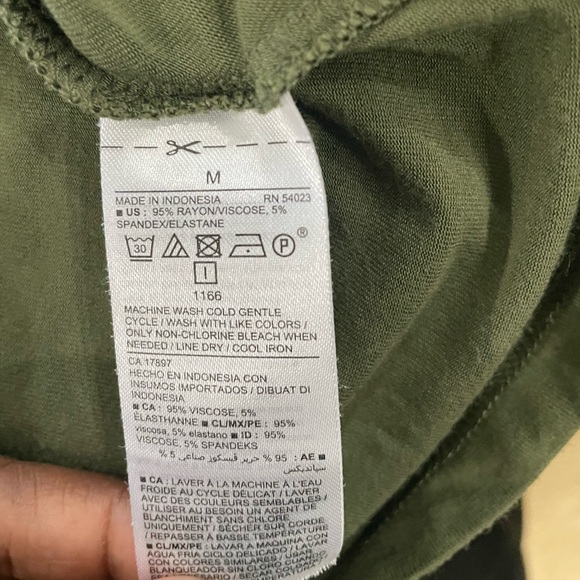 Old Navy Olive Maternity Tank Sz M - Picture 6 of 6